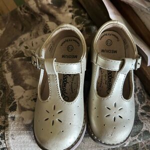 FootMates Kids T-Strap Dress Shoes in Silver